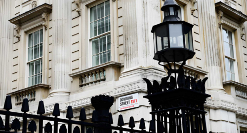 Londra trema: lo scandalo Epstein travolge Downing Street e il governo Starmer
